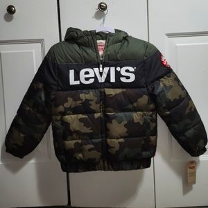 Levi’s •NWT Camo Hooded Puffer Jacket